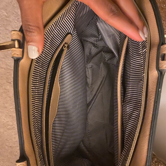 Cream Handbag - Picture 6 of 6